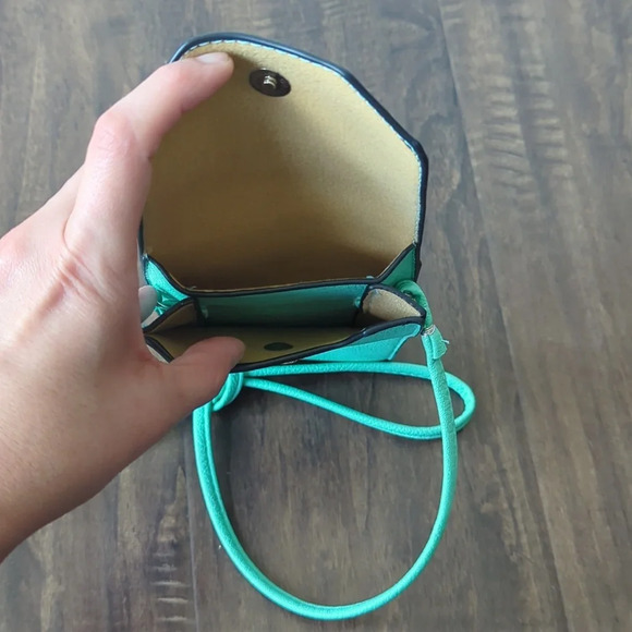 Leather Like Crossbody Handbag Snap Closure Silver Hardware - Picture 4 of 4